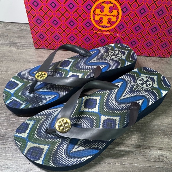 Tory Burch Geometric Flip Flops size 8.5-9 - Picture 3 of 9